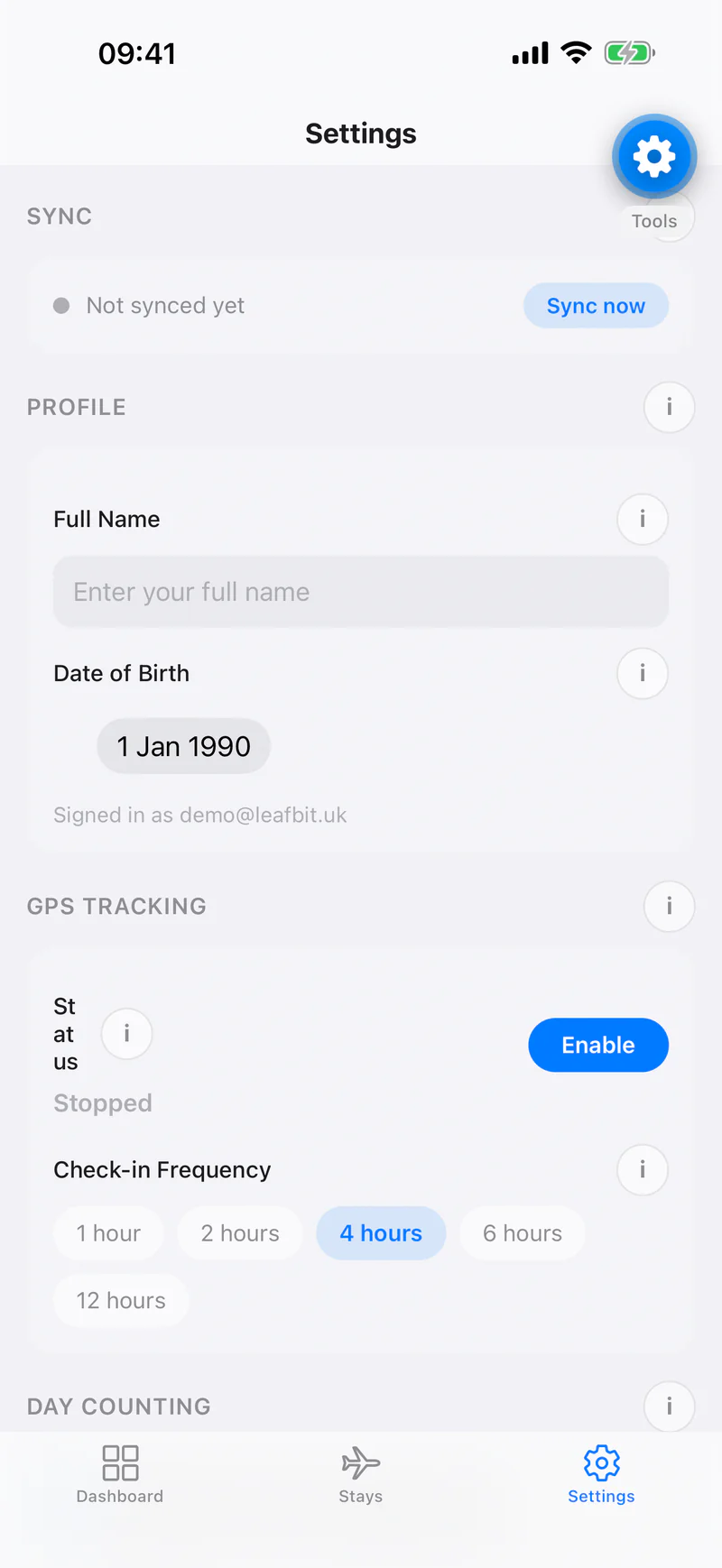Links app settings screen with cross-device sync, profile details and the GPS check-in frequency options